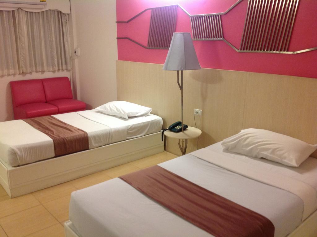 Highway Hotel Chiang Mai Esterno foto