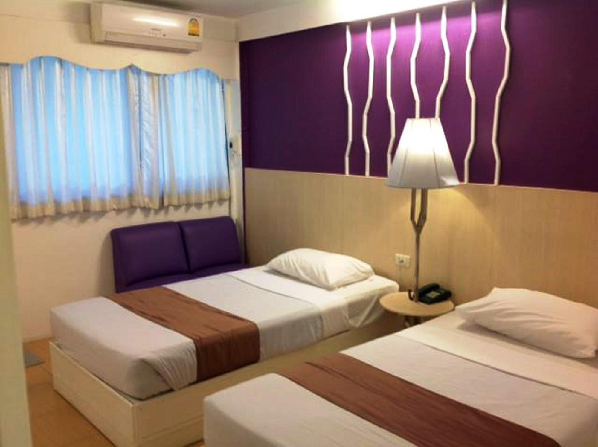 Highway Hotel Chiang Mai Esterno foto