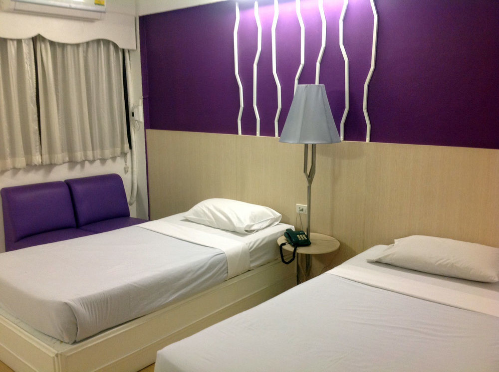 Highway Hotel Chiang Mai Esterno foto