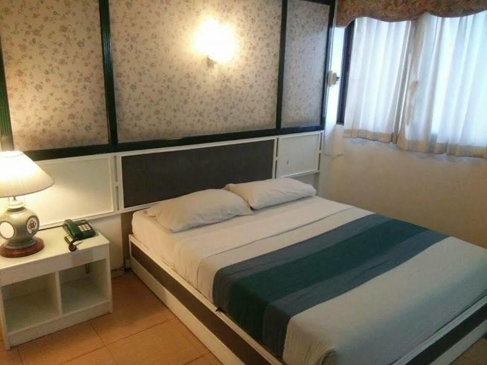 Highway Hotel Chiang Mai Esterno foto