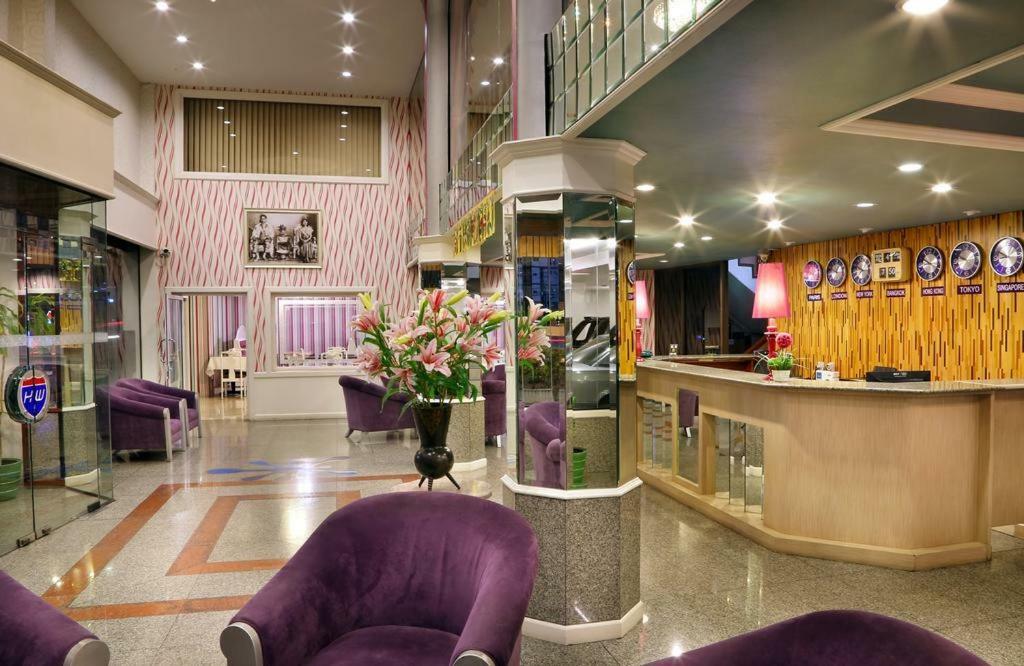 Highway Hotel Chiang Mai Esterno foto